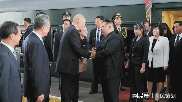 九游体育-金正恩首次携带女儿金主爱访华，释放什么信号？