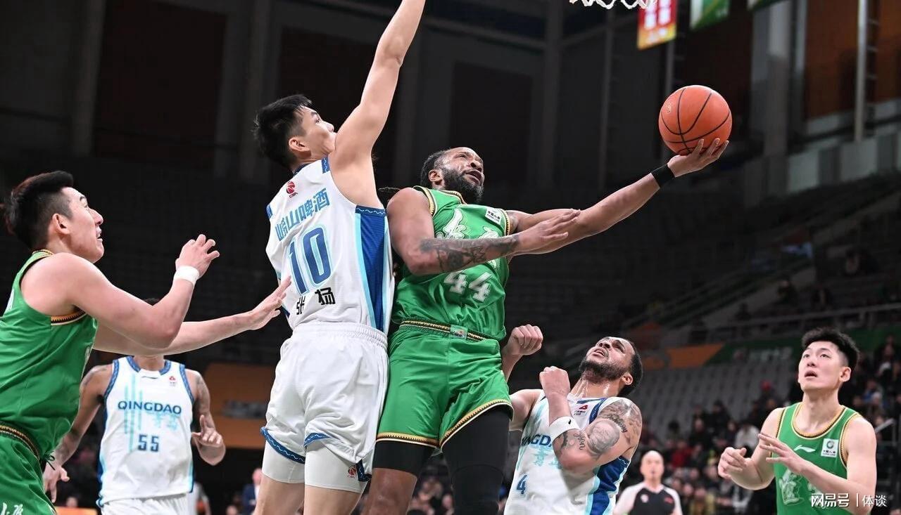 几乎逢强必败，本赛季至今仅7胜7负，辽宁男篮只是缺少赵继伟？