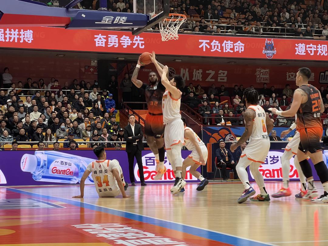 九游体育官方网站-全场战报|山东男篮113：104复仇江苏，收获第二阶段开门红